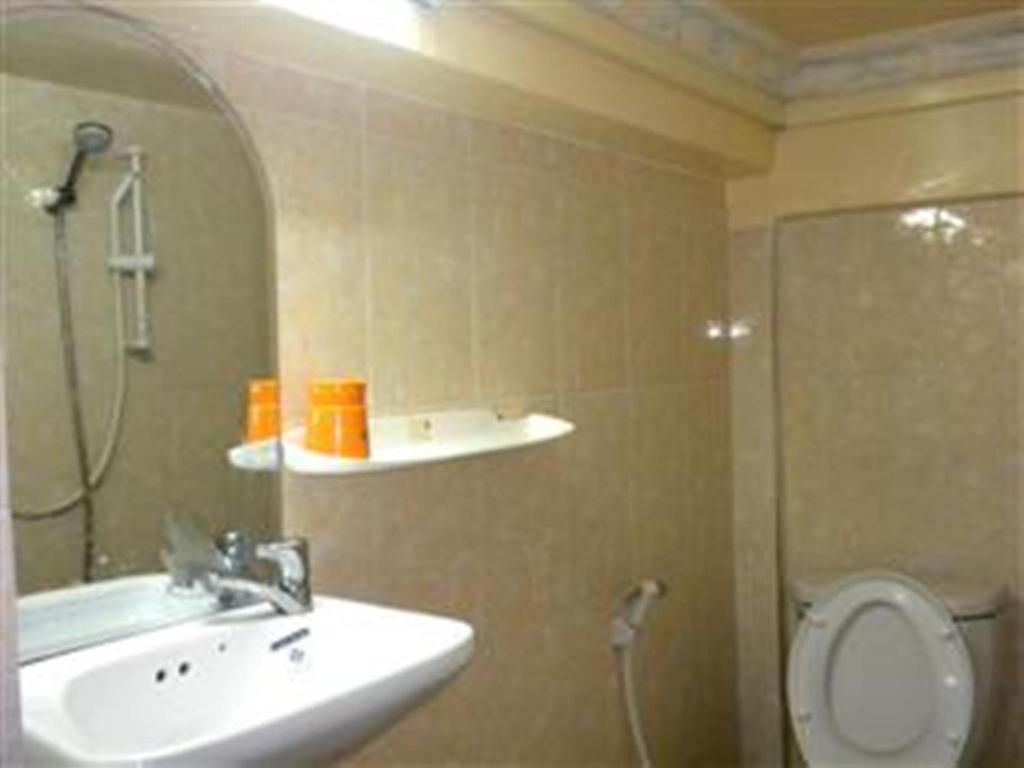 Golden Boat Guesthouse Phnom Penh Zimmer foto